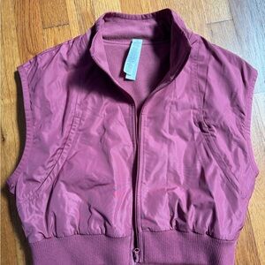ALO Yoga Zip-Up Vest in Rose Mauve color. Excellent condition. Size Medium